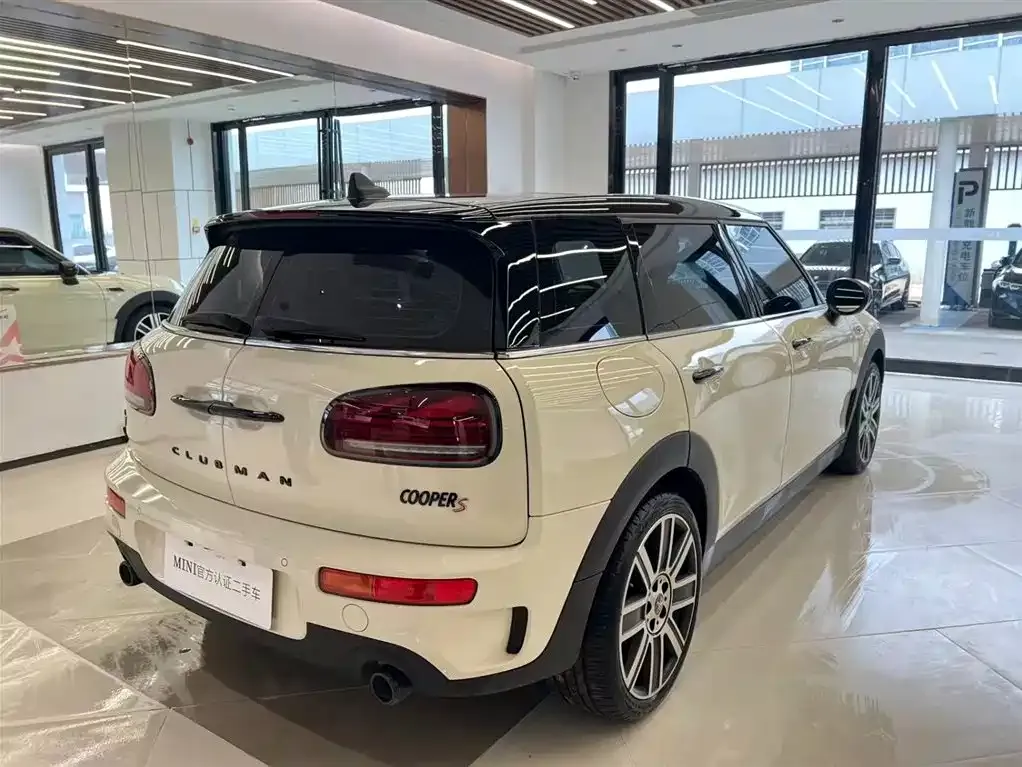 MINI Clubman — фото 2