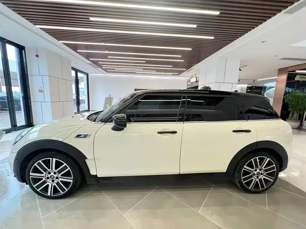 MINI Clubman — фото 6