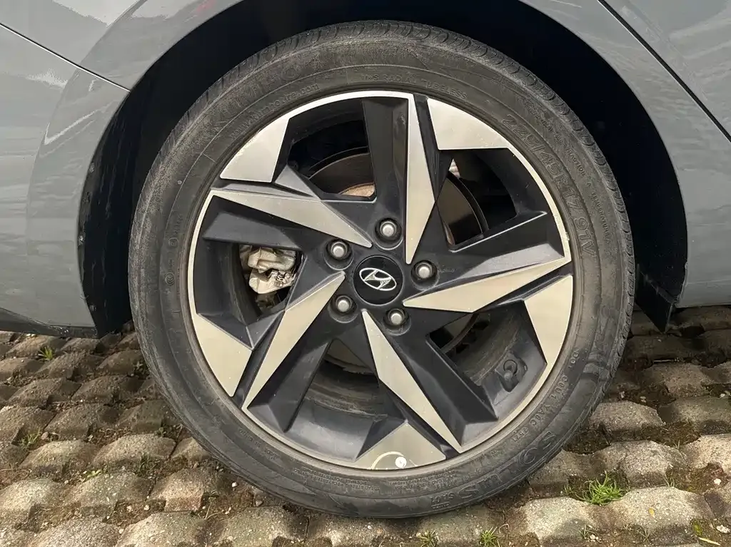 Hyundai Elantra — фото 8