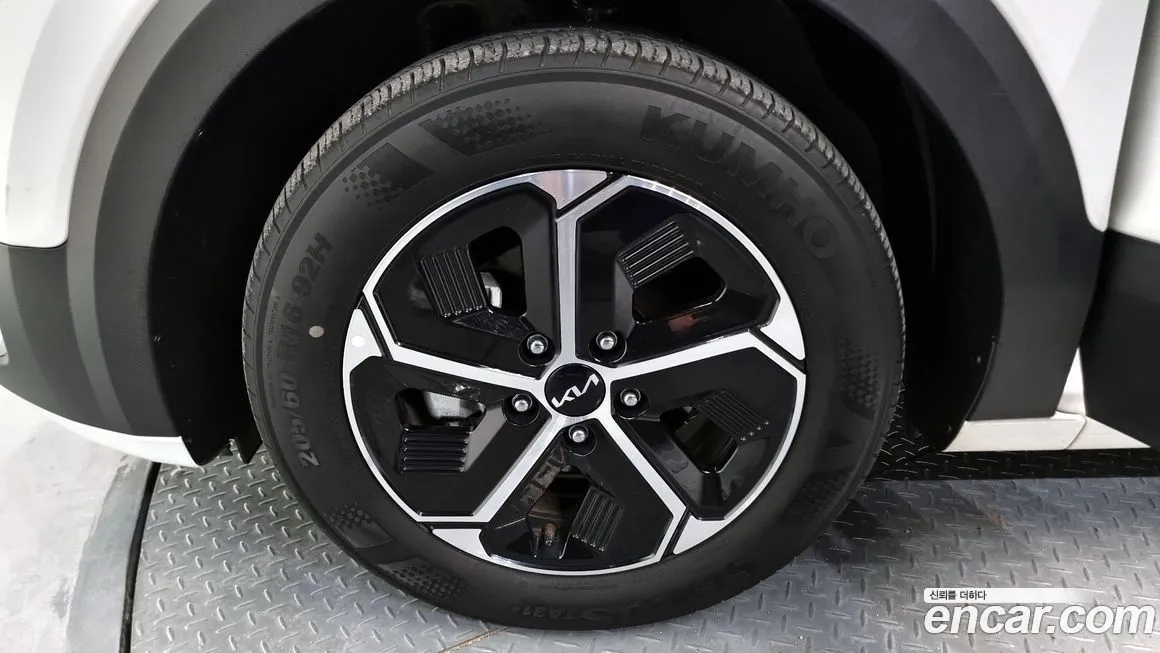 Kia Niro — фото 10