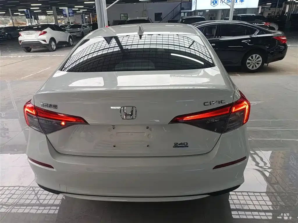 Honda Civic 2022 из CN, фото 2