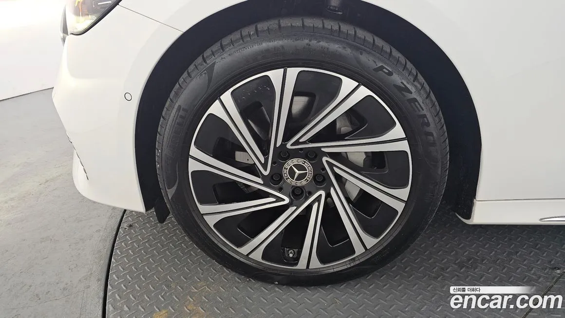 Mercedes-Benz E-Class 2025 из KR, фото 4