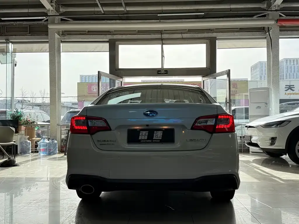 Subaru Legacy 2021 из CN, фото 10