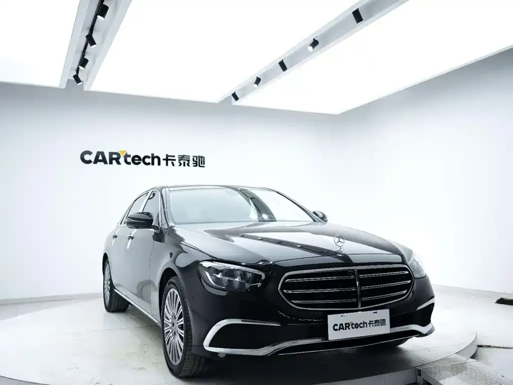 Mercedes-Benz E-Class — фото 9