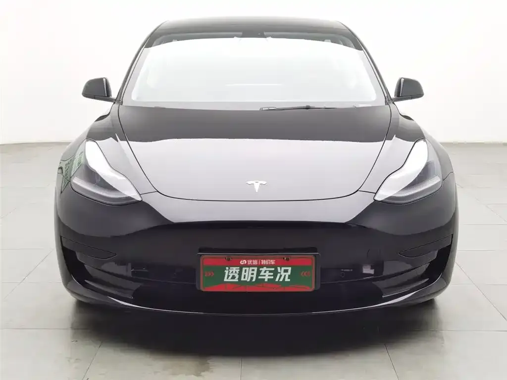 Tesla Model 3 — фото 9