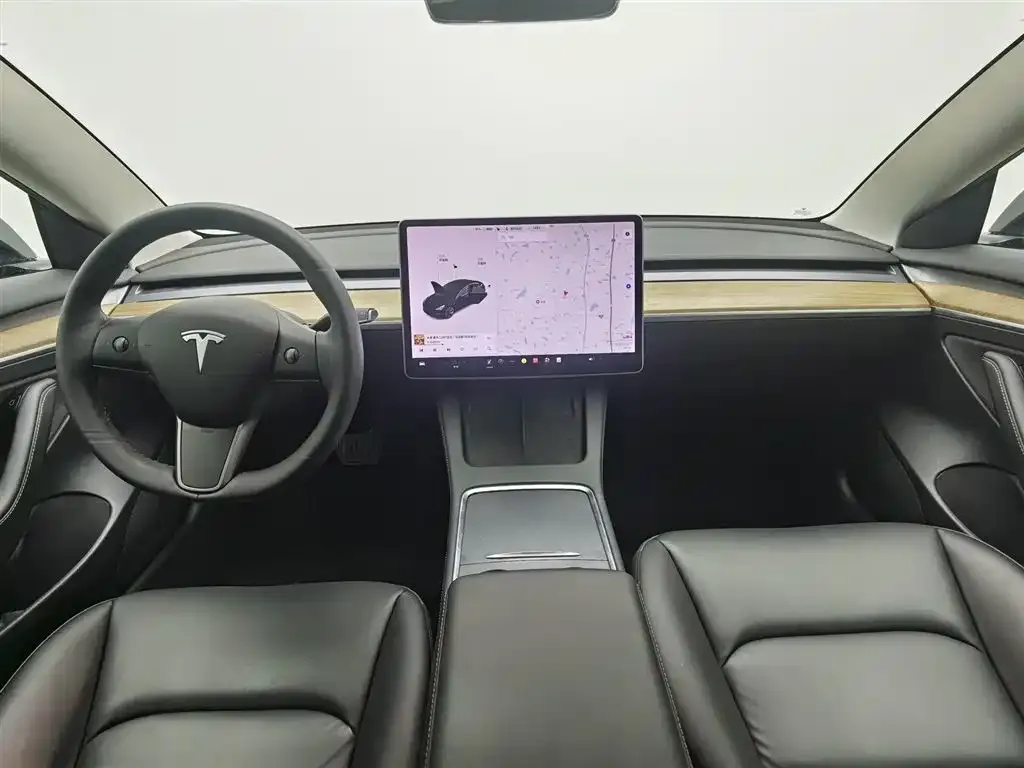 Tesla Model 3 — фото 5