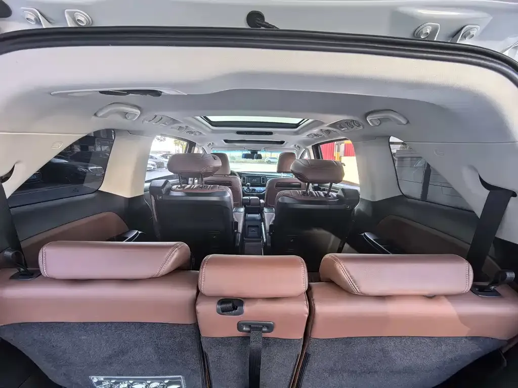 Honda Elysion 2021 из CN, фото 4