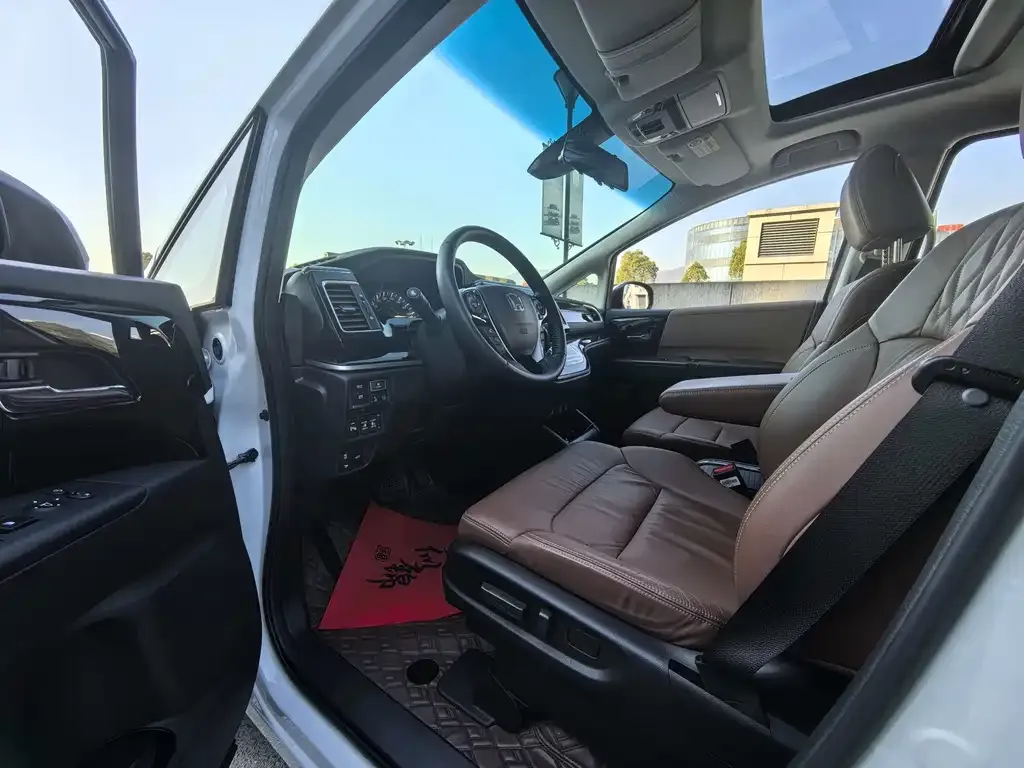 Honda Elysion 2021 из CN, фото 3