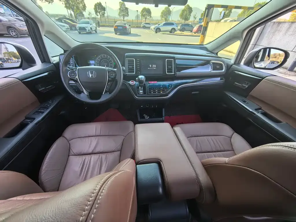 Honda Elysion 2021 из CN, фото 6