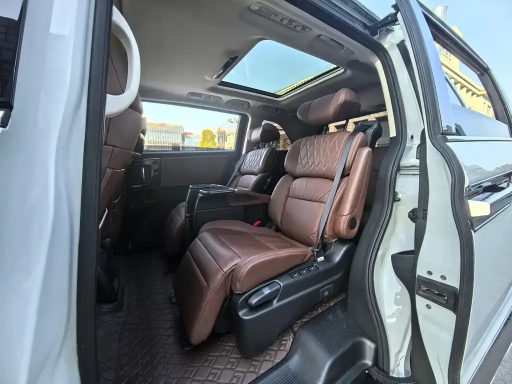 Honda Elysion 2021 из CN, фото 5