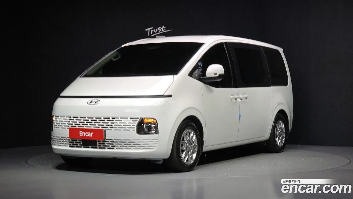Hyundai Staria — фото 1