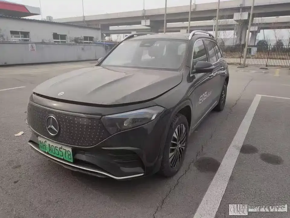 Mercedes-Benz EQB — фото 1
