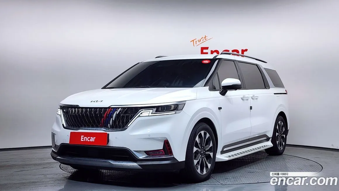 Kia Carnival — фото 1