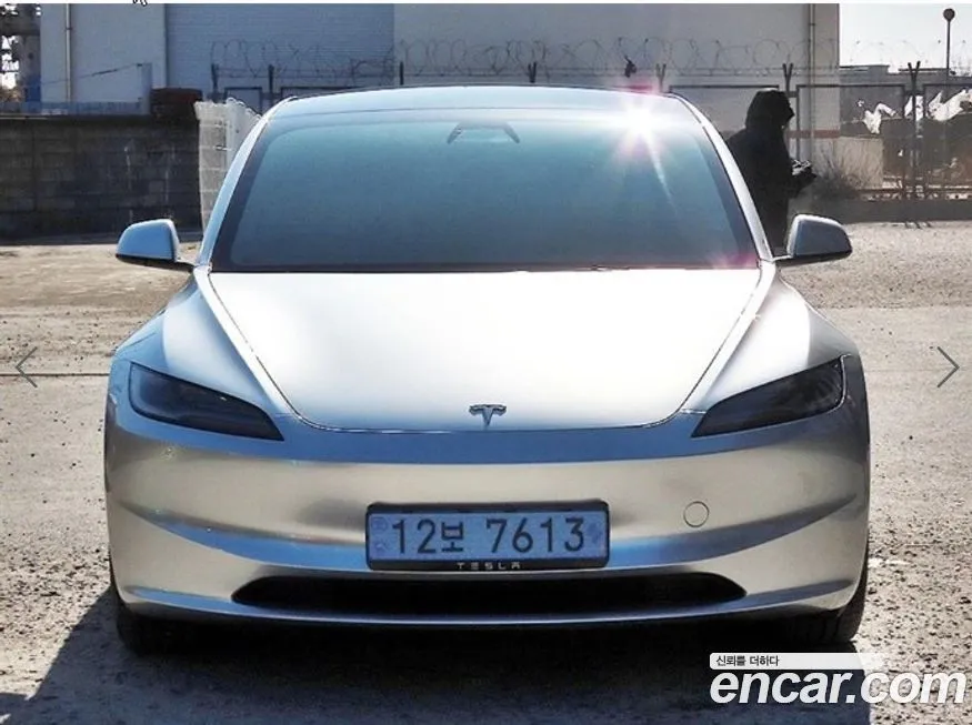 Tesla Model 3 — фото 1