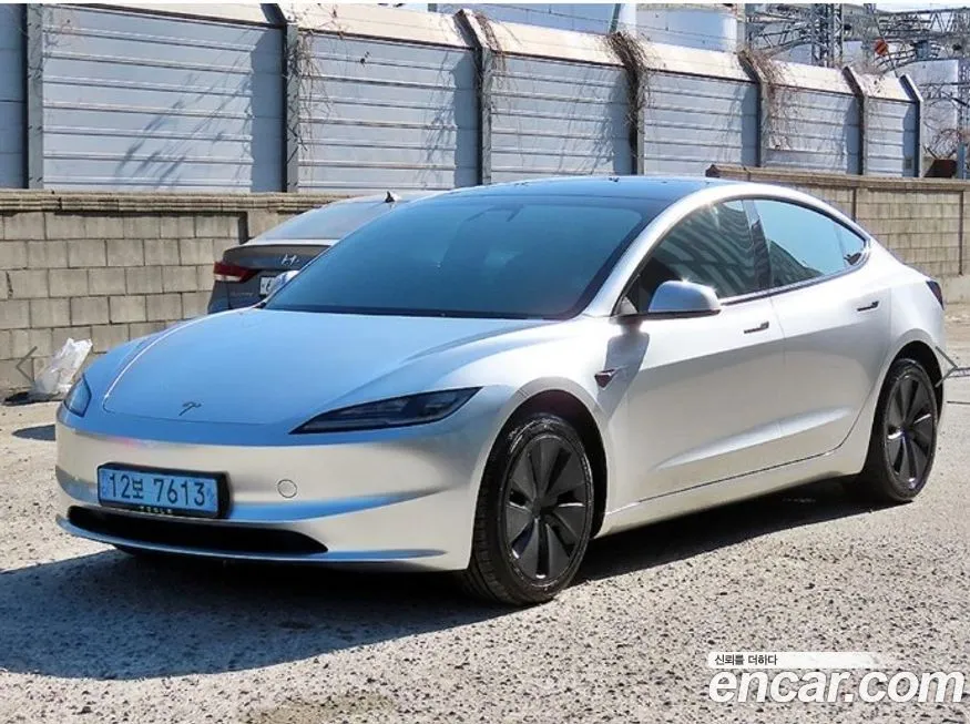 Tesla Model 3 — фото 6
