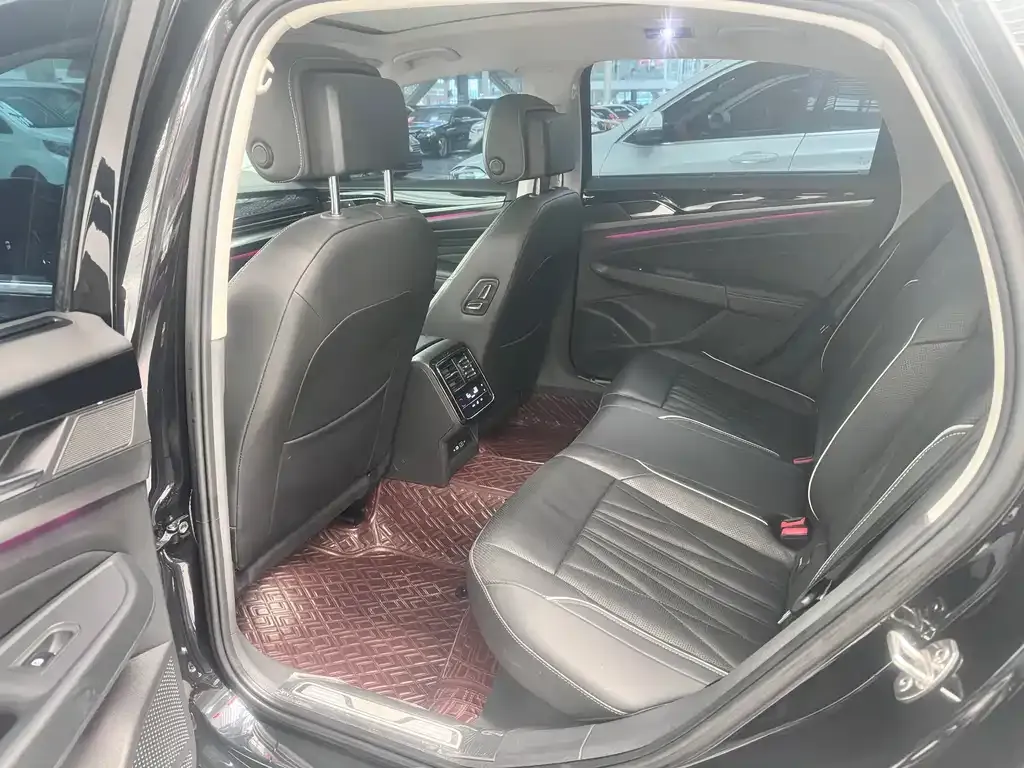 Volkswagen Passat 2022 из CN, фото 5