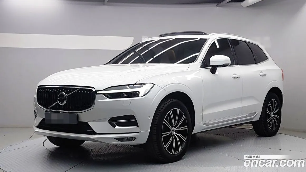 Volvo XC60 — фото 1