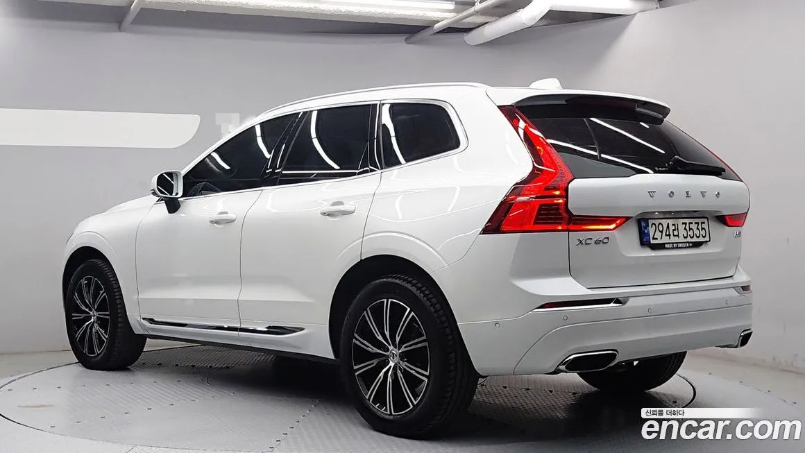 Volvo XC60 — фото 7