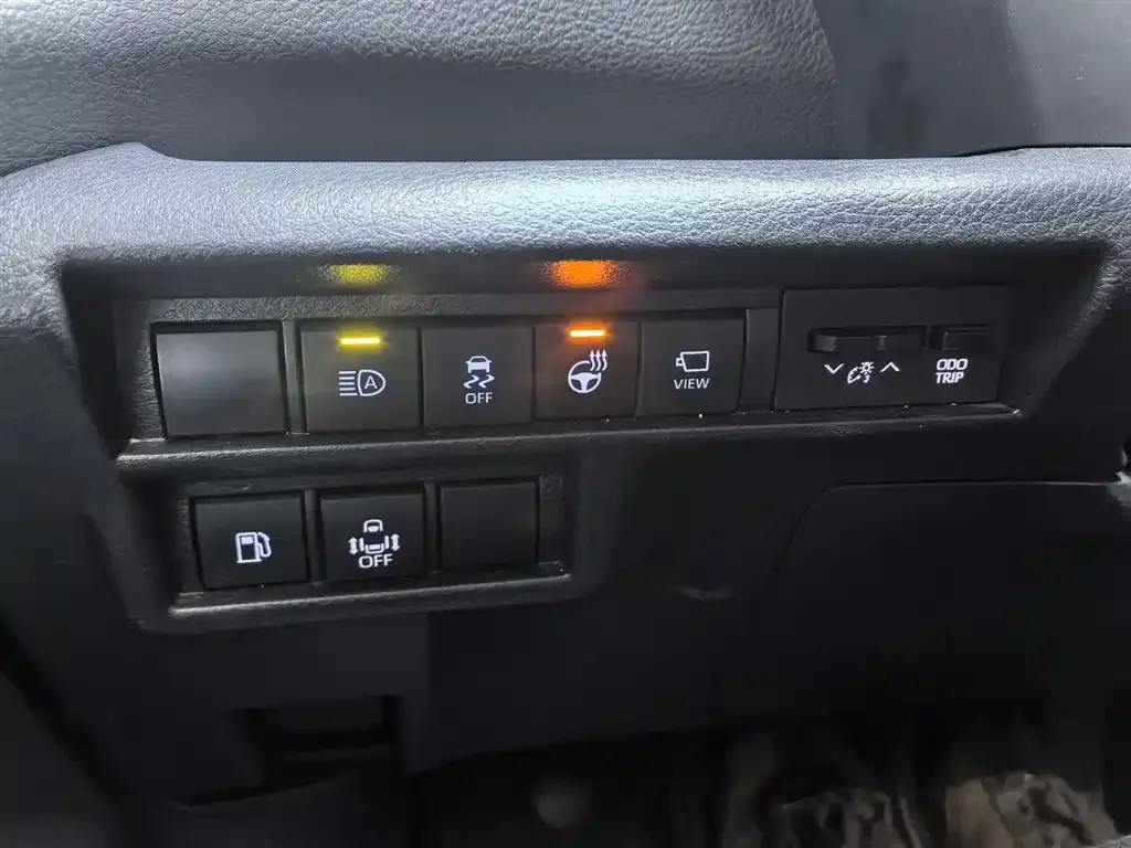 Toyota Granvia — фото 7
