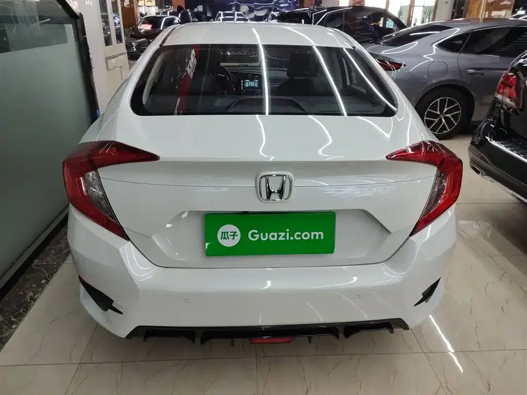Honda Civic — фото 7