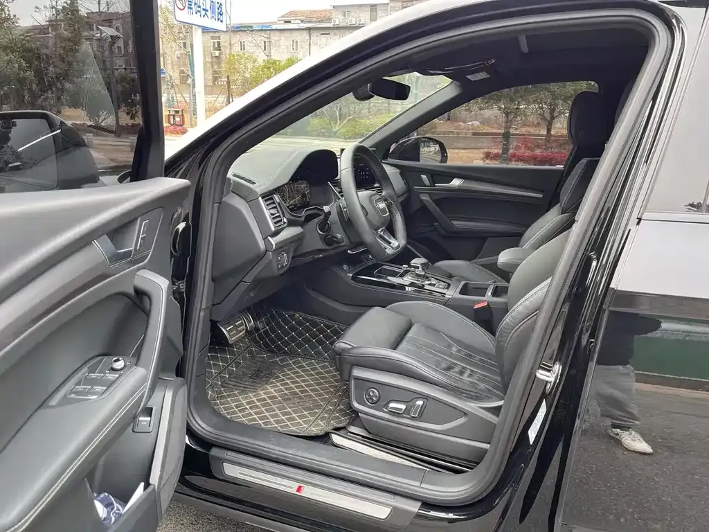 Audi Q5L 2024 из CN, фото 2