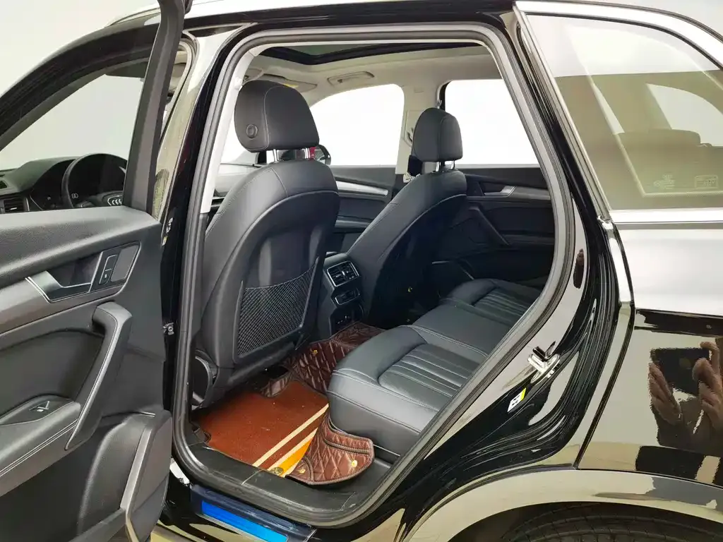 Audi Q5L 2022 из CN, фото 9