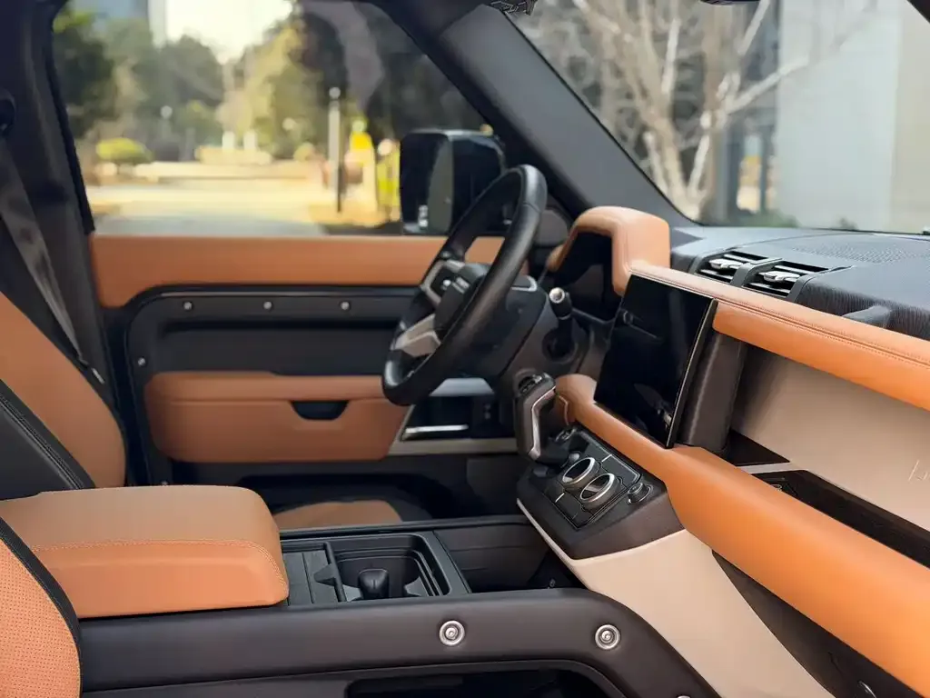 Land Rover Defender 2023 из CN, фото 2