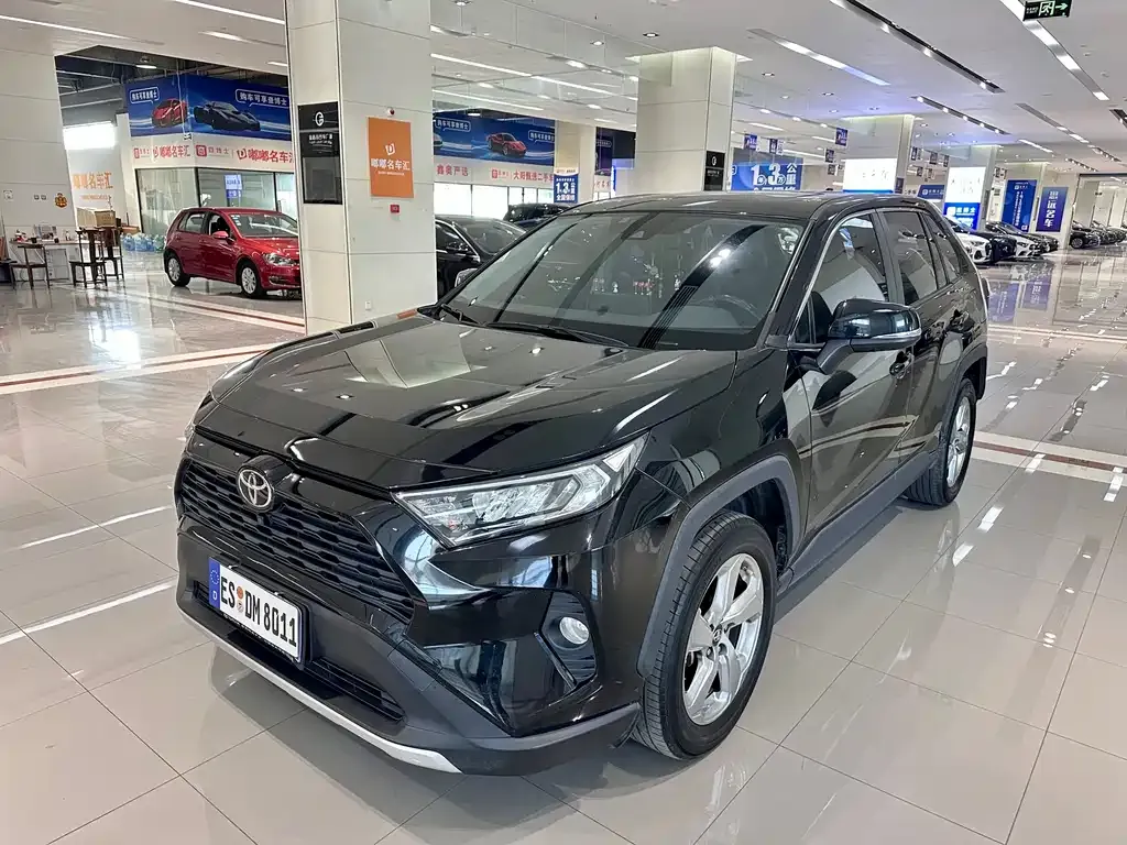 Toyota RAV4 2021 из CN, фото 1