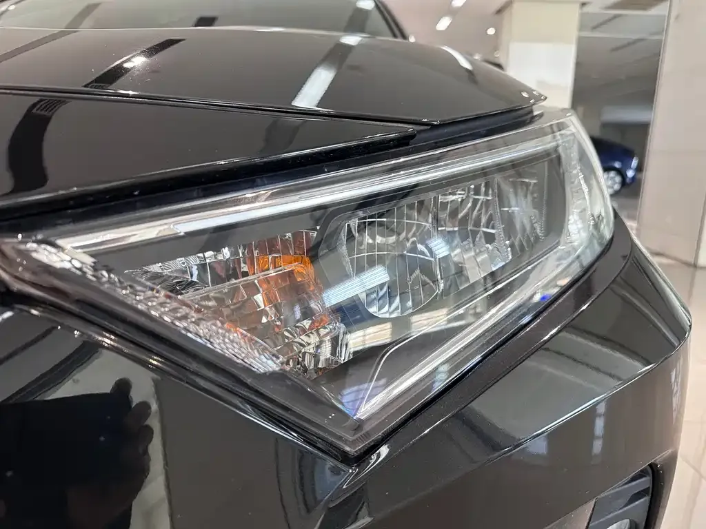Toyota RAV4 2021 из CN, фото 2