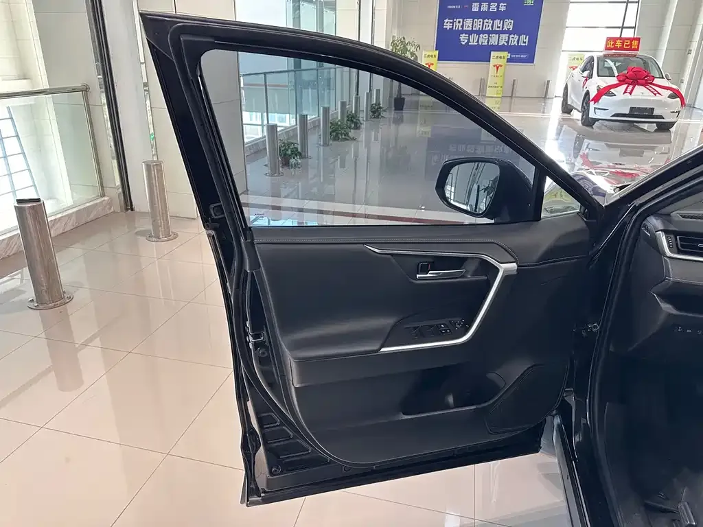 Toyota RAV4 2021 из CN, фото 5