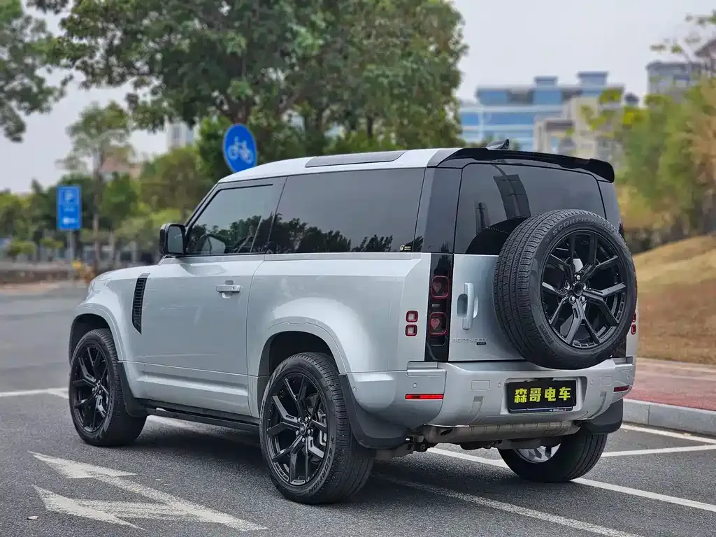 Land Rover Defender — фото 9
