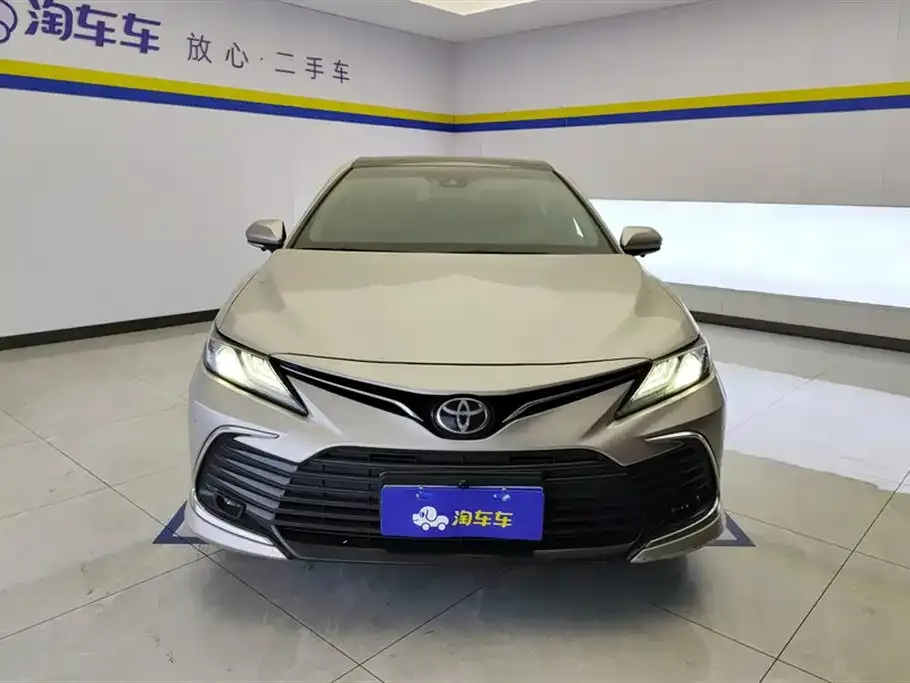 Toyota Camry — фото 3