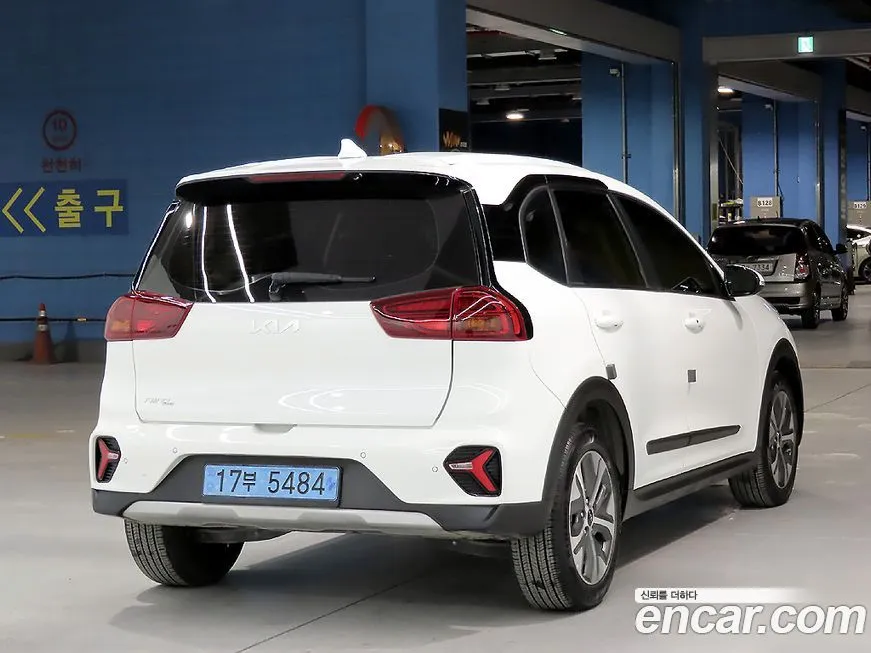Kia Niro — фото 8