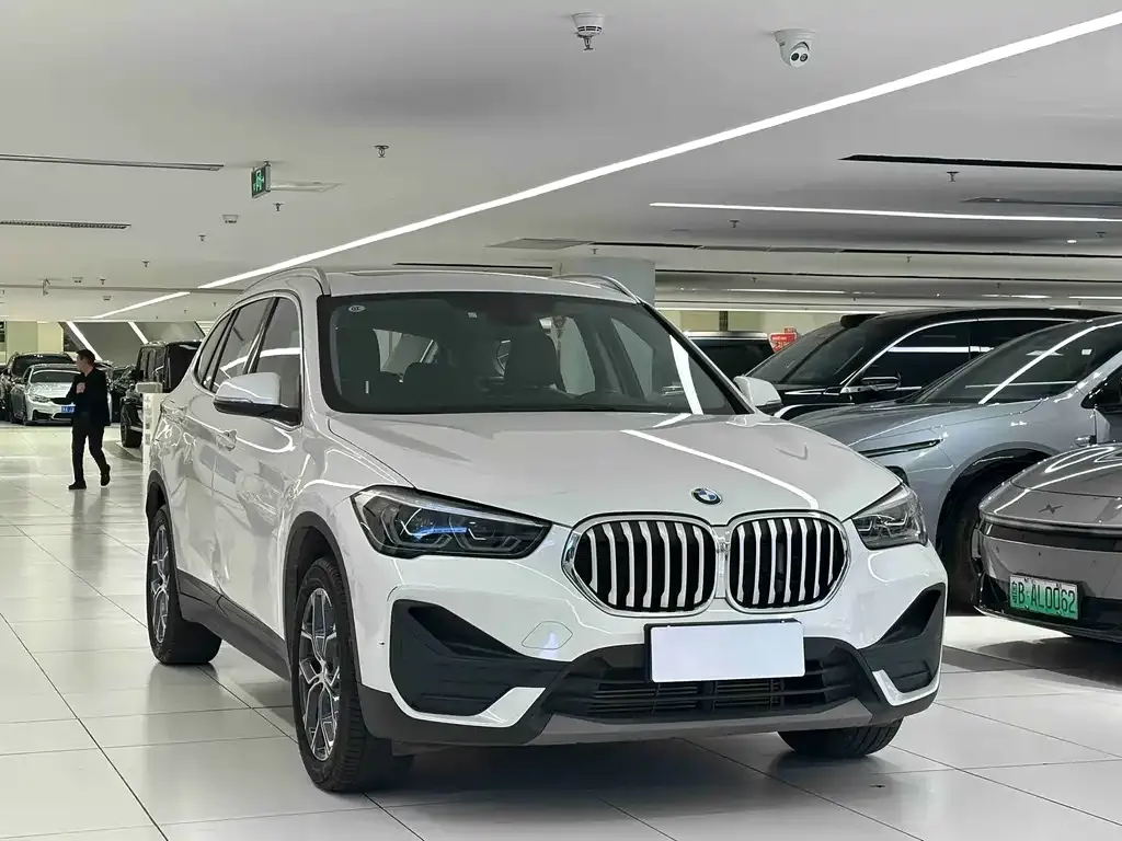 BMW X1 — фото 9