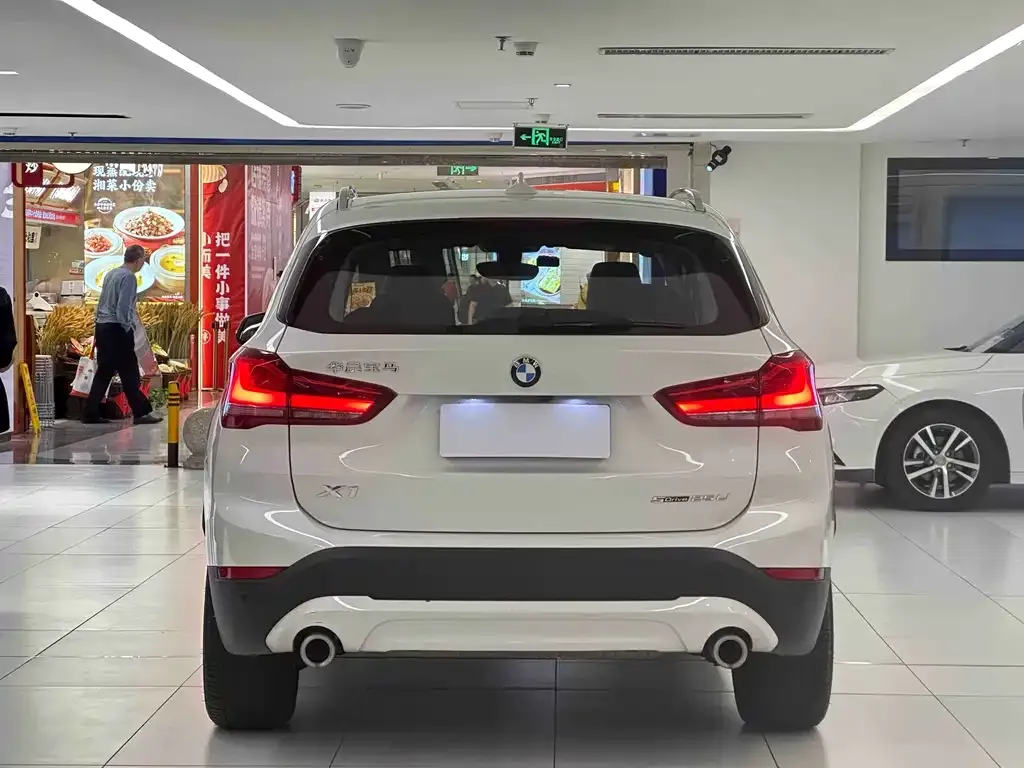 BMW X1 — фото 8