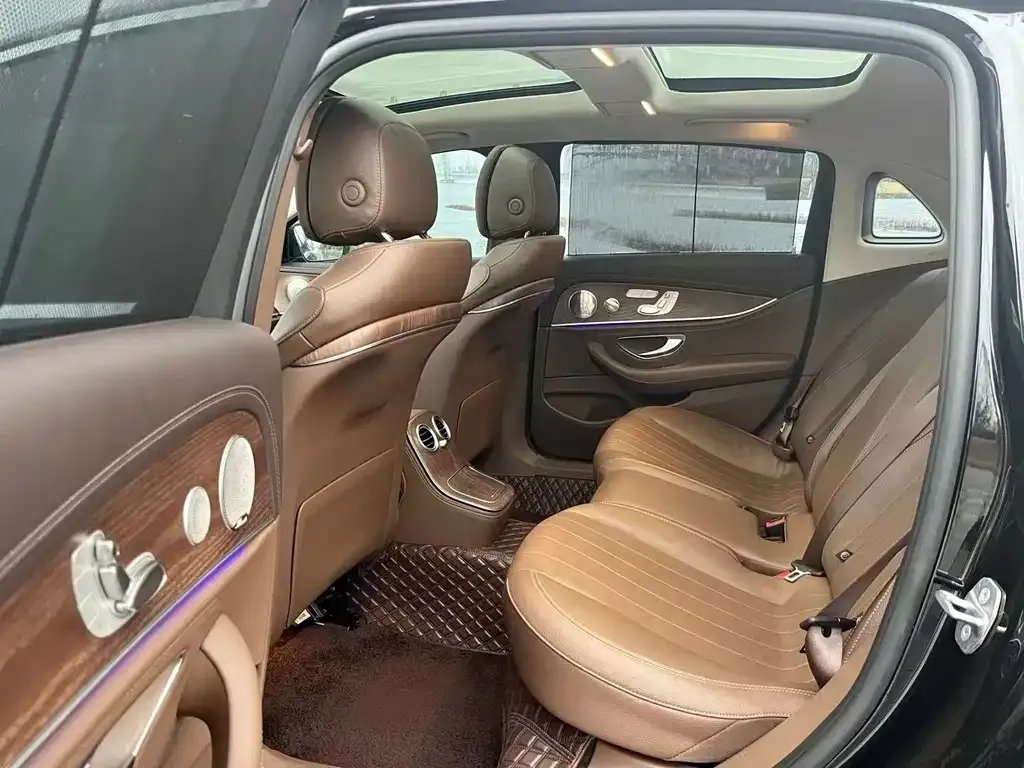 Mercedes-Benz E-Class 2022 из CN, фото 4