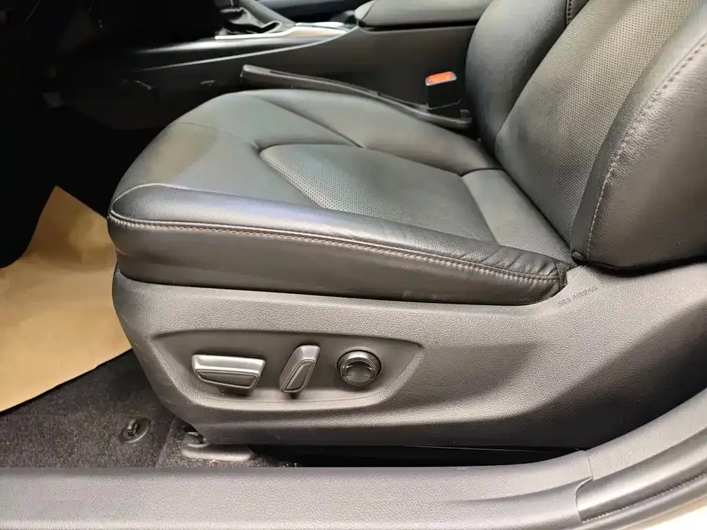 Toyota Camry 2023 из CN, фото 10