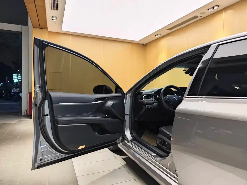 Toyota Camry 2023 из CN, фото 9