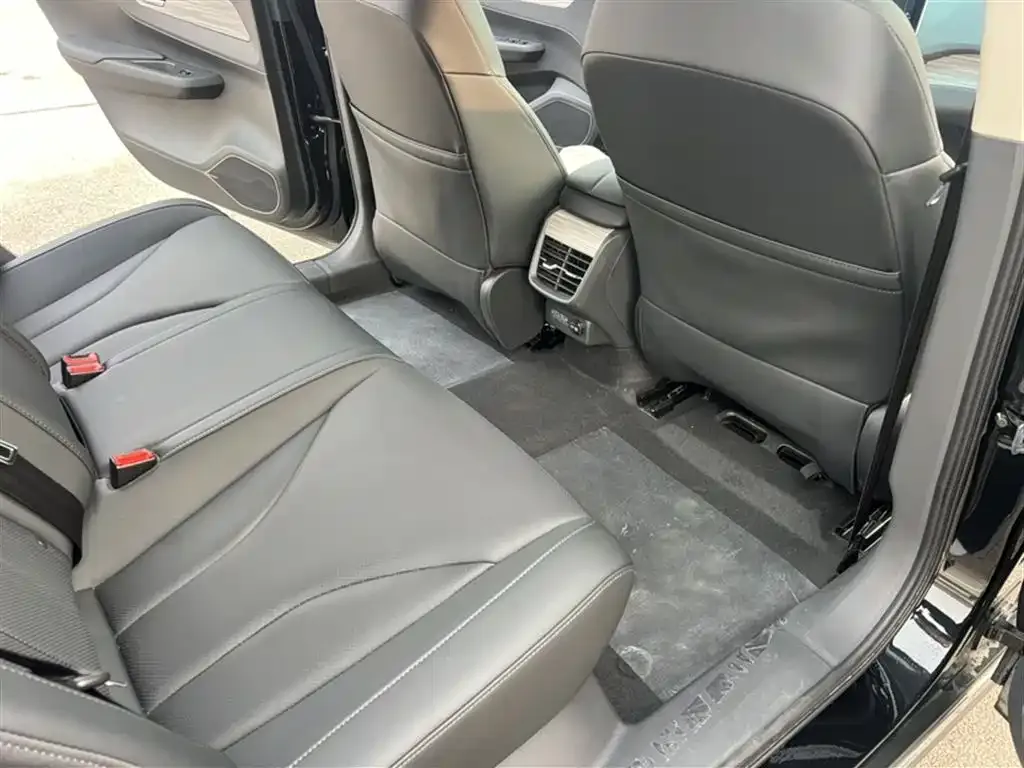 Hongqi E-QM5 2024 из CN, фото 3