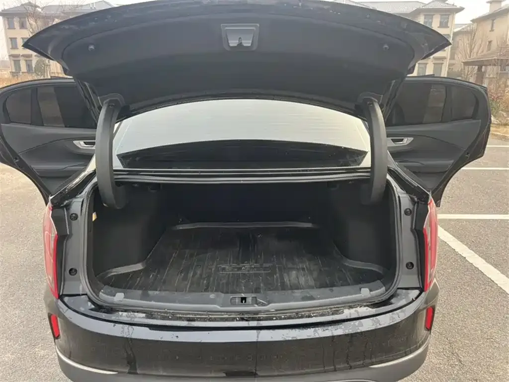Hongqi E-QM5 2024 из CN, фото 5