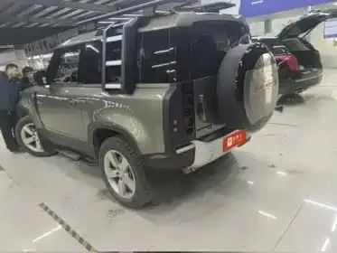 Land Rover Defender — фото 2