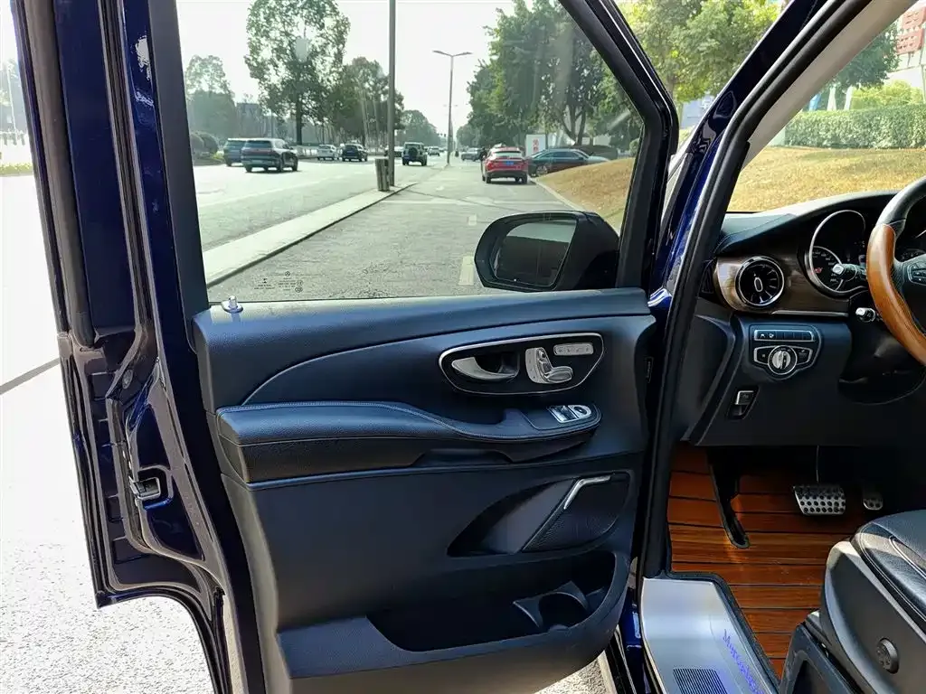 Mercedes-Benz V-Class 2021 из CN, фото 7