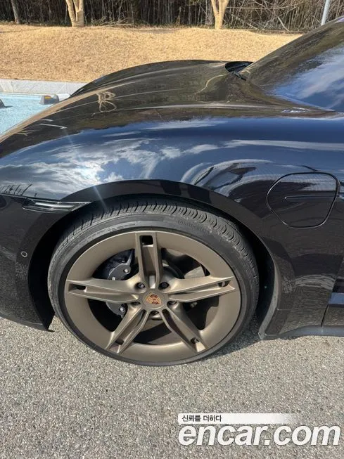 Porsche Taycan 2025 из KR, фото 2