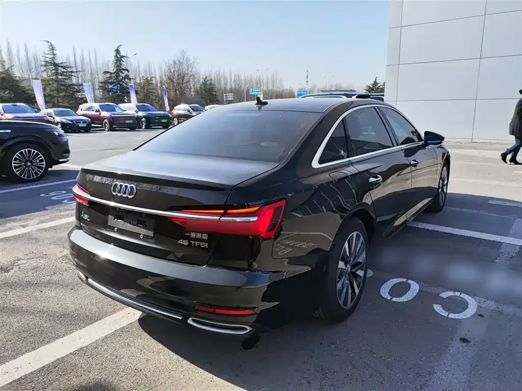 Audi A6L 2021 из CN, фото 2
