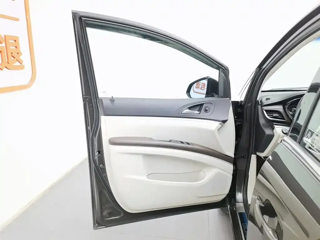 Buick GL8 2021 из CN, фото 9