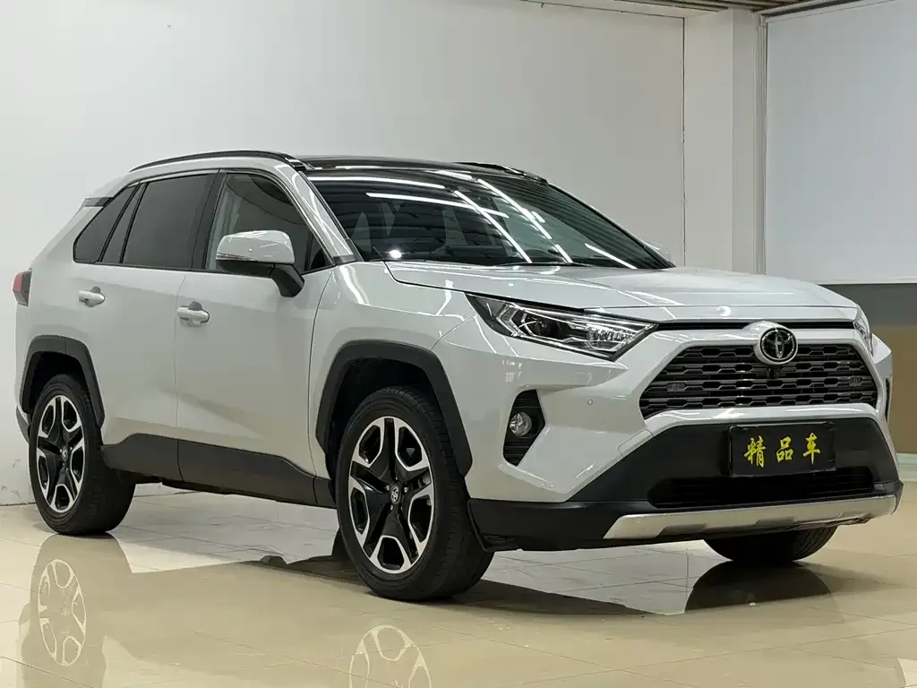Toyota RAV4 2022 из CN, фото 1