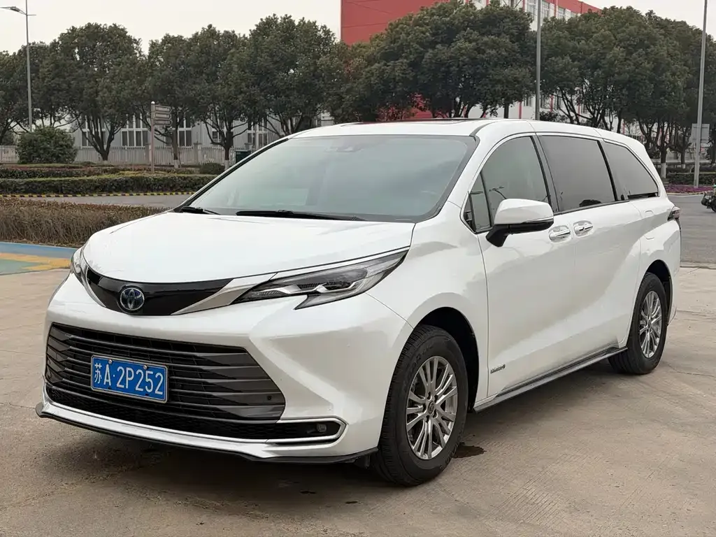 Toyota Sienna 2022 из CN, фото 1
