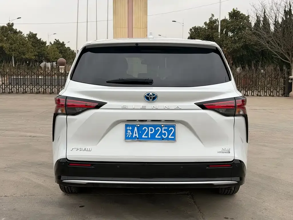 Toyota Sienna 2022 из CN, фото 4