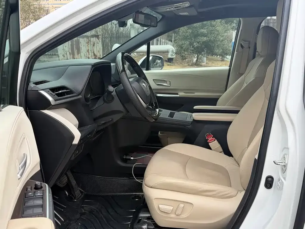 Toyota Sienna 2022 из CN, фото 9