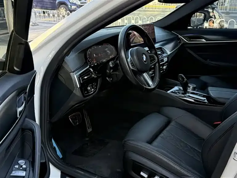 BMW 5 Series (Import) 2021 из CN, фото 2